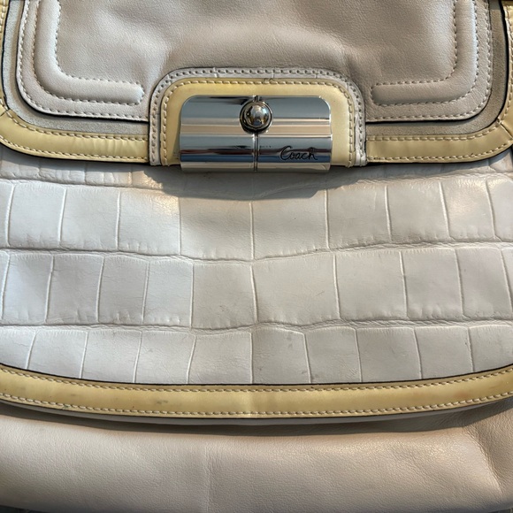 COACH KRISTIN SPECTATOR 18303 IVORY YELLOW LEATHER SHOULDER BAG EXPANDABLE SIDE